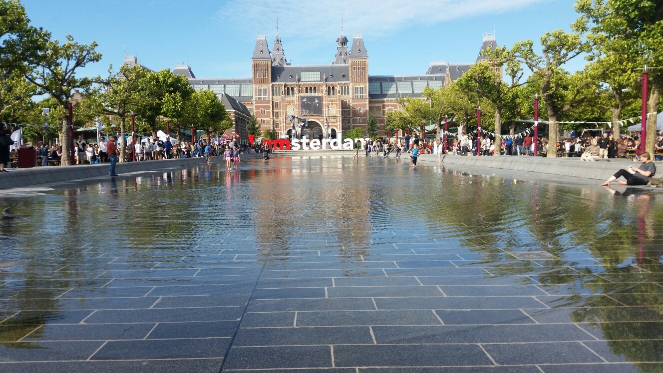 Арт-сквер в Амстердаме