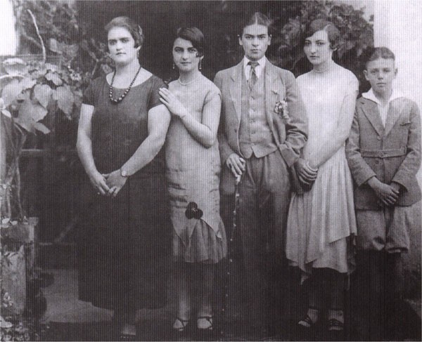 1926. Семья  Кало