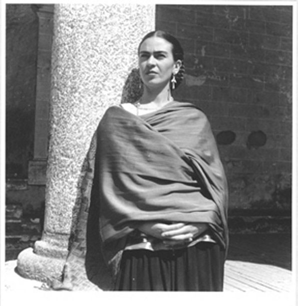 1936 - Frida a Rebozo